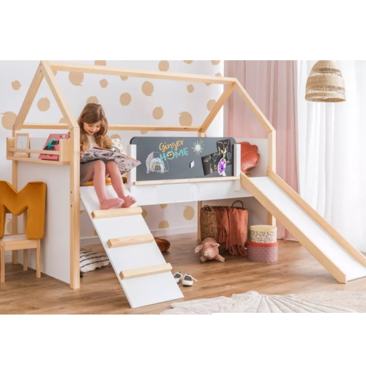 Pat pentru copii tip căsuță, Montessori, etajat, tobogan, tablă de scris, somieră 90×200 cm